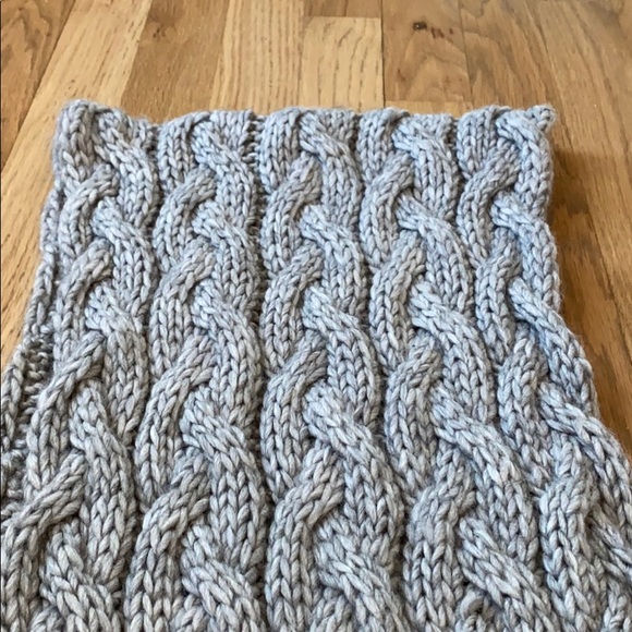 NWT Cintelli e Galluzzo Grey Cable Knit Scarf - Picture 5 of 10